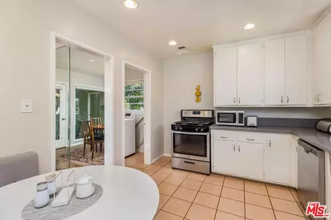 6050 Allott Ave, Van Nuys, CA 91401 photo 8
