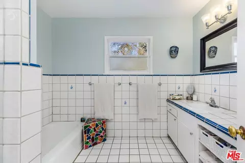 6050 Allott Ave, Van Nuys, CA 91401 photo 14