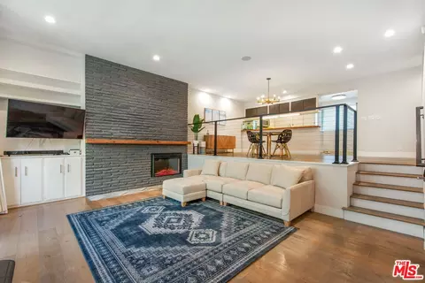 5326 Fairview Blvd #3, Los Angeles, CA 90056