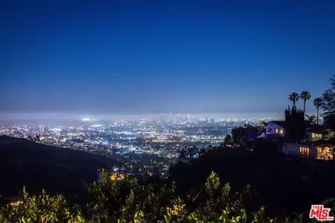 8148 Mannix Dr, Los Angeles, CA 90046