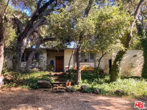 25614 Timpangos Dr, Calabasas, CA 91302