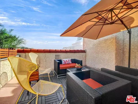 1900 Vine St #306, Los Angeles, CA 90068