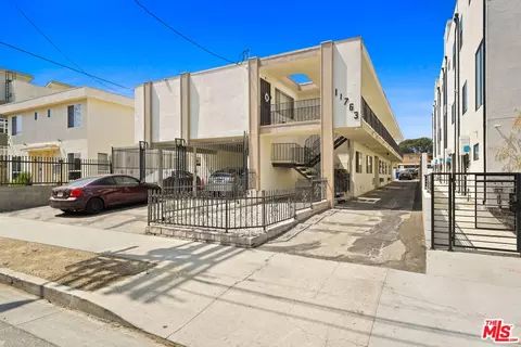 11763 Hamlin St, North Hollywood, CA 91606