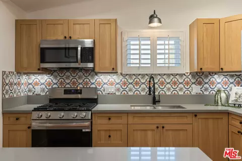 Kitchen - 1881 Hackett Ave, Long Beach, CA 90815 photo 4 of 5