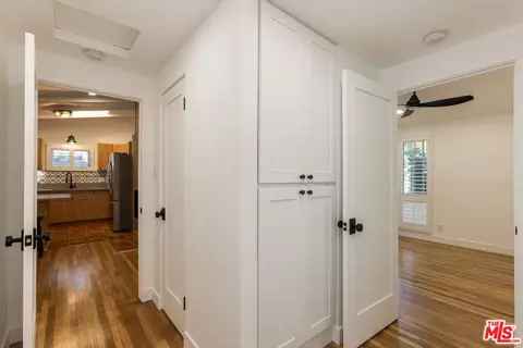 Entry Way - 1881 Hackett Ave, Long Beach, CA 90815 photo 4 of 5