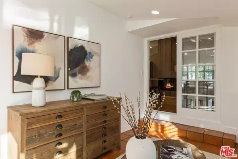 Entry Way - 1881 Hackett Ave, Long Beach, CA 90815 photo 5 of 5