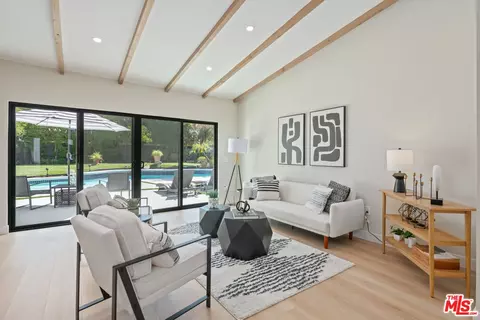 23442 Burbank Blvd, Woodland Hills, CA 91367