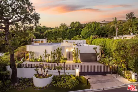 1821 Loma Vista Dr, Beverly Hills, CA 90210