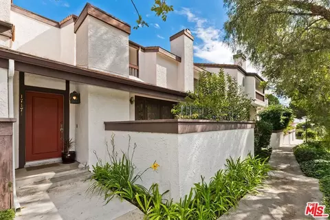 17171 Palisades Cir, Pacific Palisades, CA 90272