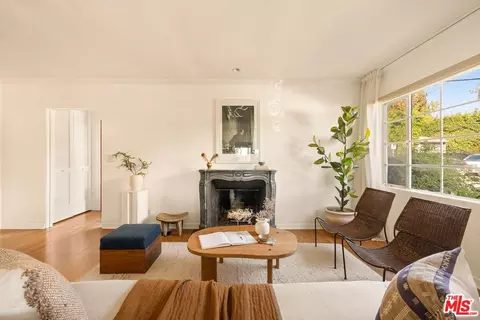 9032 Phyllis Ave, West Hollywood, CA 90069