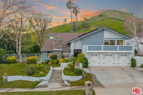27093 Esward Dr, Calabasas, CA 91301