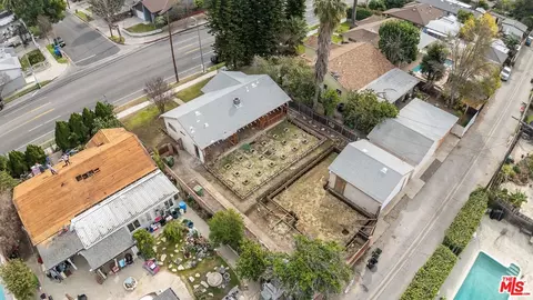 7439 Mason Ave, Winnetka, CA 91306