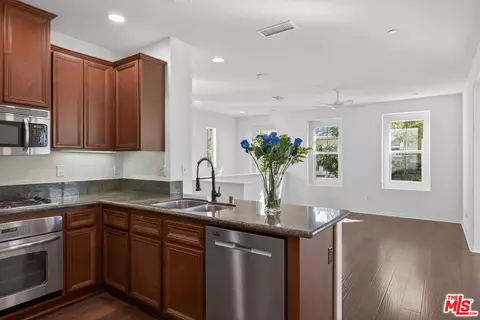 Entry Way - 3265 Moss Landing Blvd, Oxnard, CA 93036 photo 3 of 4