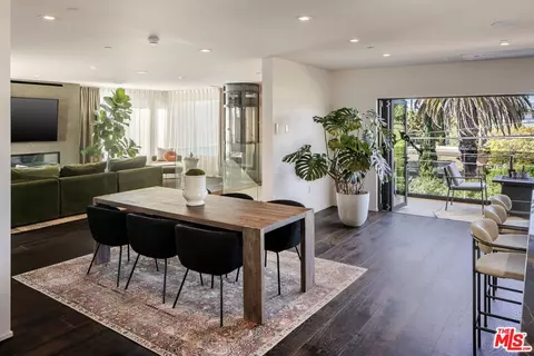 1208 Palms Blvd, Venice, CA 90291
