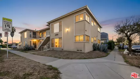304 E 95th St, Los Angeles, CA 90003