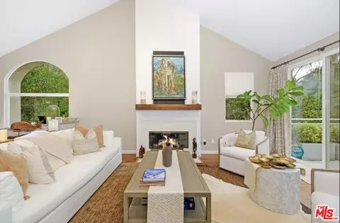 718 Palisades Dr, Pacific Palisades, CA 90272
