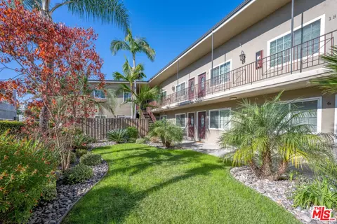 276 S Sierra Madre Blvd, Pasadena, CA 91107