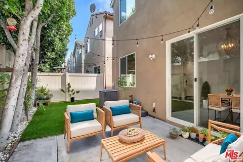 15215 W Fred Way, Van Nuys, CA 91405 photo 38