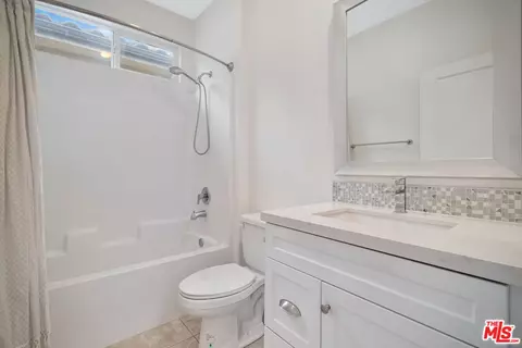 15215 W Fred Way, Van Nuys, CA 91405 photo 36