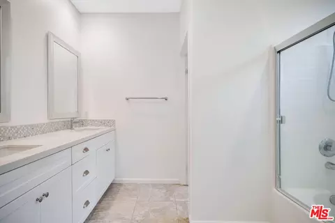 15215 W Fred Way, Van Nuys, CA 91405 photo 27