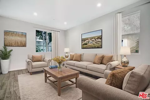 15215 W Fred Way, Van Nuys, CA 91405 photo 8