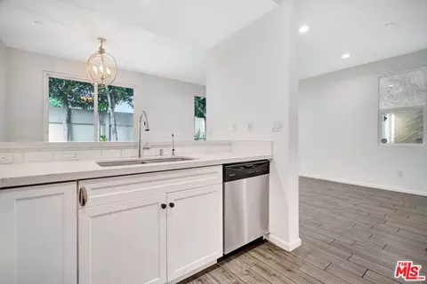 15215 W Fred Way, Van Nuys, CA 91405 photo 45