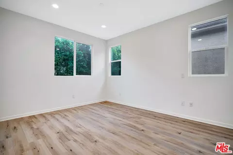 15215 W Fred Way, Van Nuys, CA 91405 photo 24