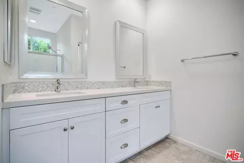 15215 W Fred Way, Van Nuys, CA 91405 photo 26