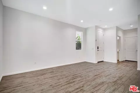 15215 W Fred Way, Van Nuys, CA 91405 photo 15