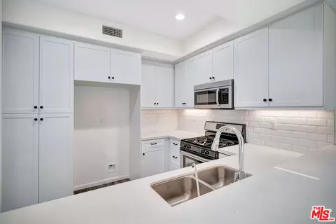 15215 W Fred Way, Van Nuys, CA 91405 photo 44