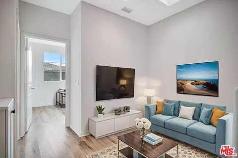 15215 W Fred Way, Van Nuys, CA 91405 photo 19