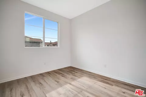 15215 W Fred Way, Van Nuys, CA 91405 photo 31