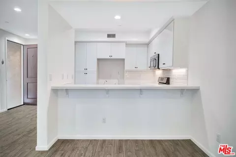 15215 W Fred Way, Van Nuys, CA 91405 photo 43
