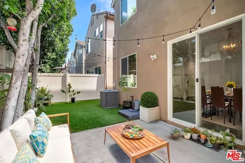 15215 W Fred Way, Van Nuys, CA 91405 photo 37