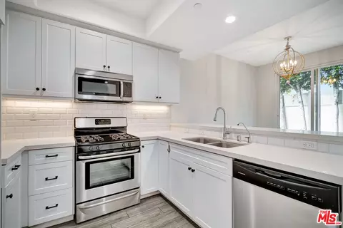 15215 W Fred Way, Van Nuys, CA 91405 photo 46