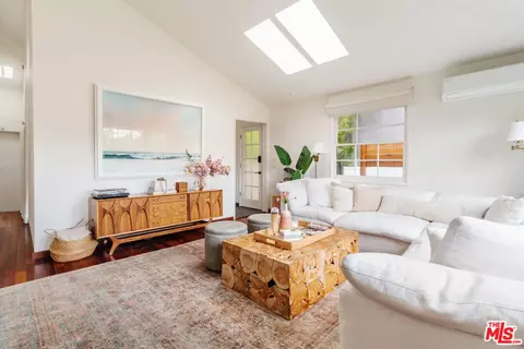 2433 Wilson Ave, Venice, CA 90291