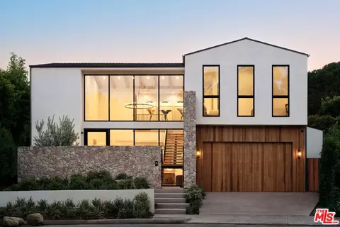 12114 Inavale Pl, Los Angeles, CA 90049