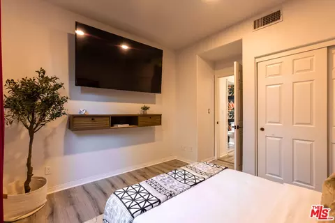 18404 Arminta St, Reseda, CA 91335 photo 22