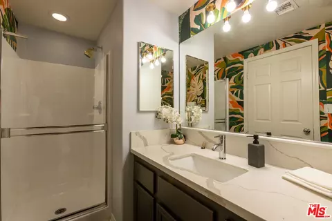 18404 Arminta St, Reseda, CA 91335 photo 24