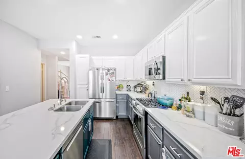 26828 Willow Creek Ln #23, Valencia, CA 91355