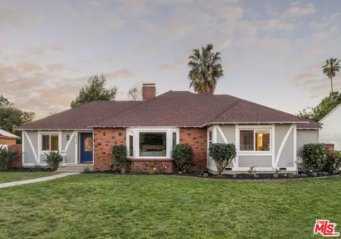 6819 Chisholm Ave, Van Nuys, CA 91406