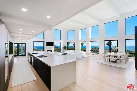 32597 Pacific Coast Hwy, Malibu, CA 90265