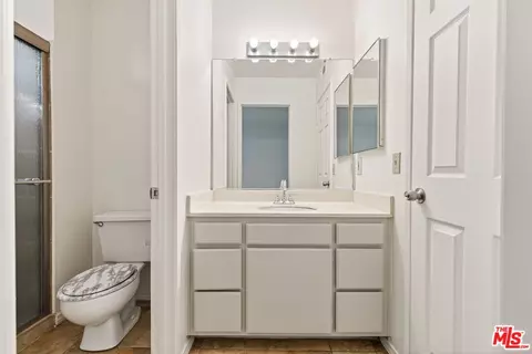 Bath - 44234 Lively Ave, Lancaster, CA 93536 photo 1 of 7