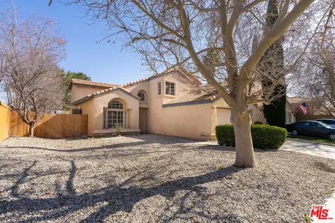 Exterior - 44234 Lively Ave, Lancaster, CA 93536 photo 5 of 15