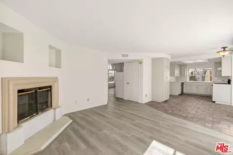 Living - 44234 Lively Ave, Lancaster, CA 93536 photo 7 of 13