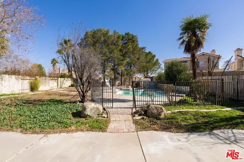 Exterior - 44234 Lively Ave, Lancaster, CA 93536 photo 6 of 15