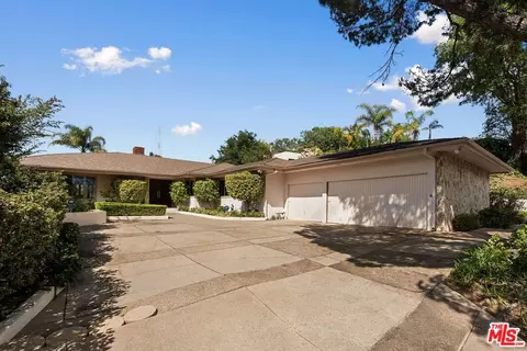 9115 Leander Pl, Beverly Hills, CA 90210