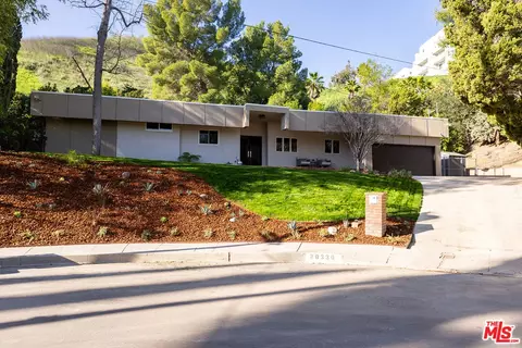 20330 Del Campo Pl, Woodland Hills, CA 91364