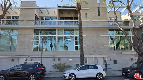 717 N Highland Ave #9, Los Angeles, CA 90038
