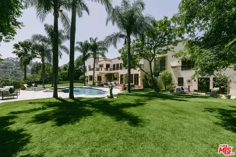 3364 Clerendon Rd, Beverly Hills, CA 90210